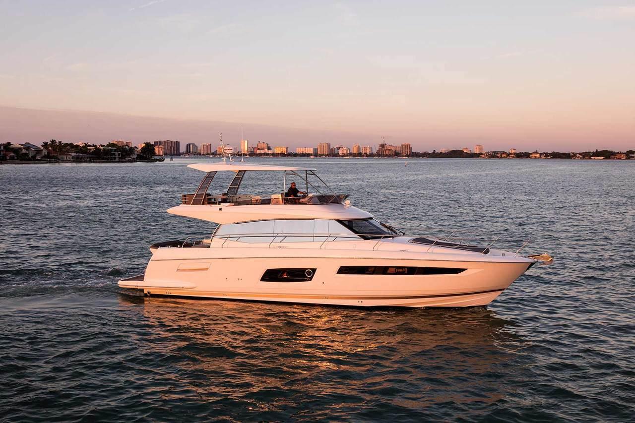 Prestige 560