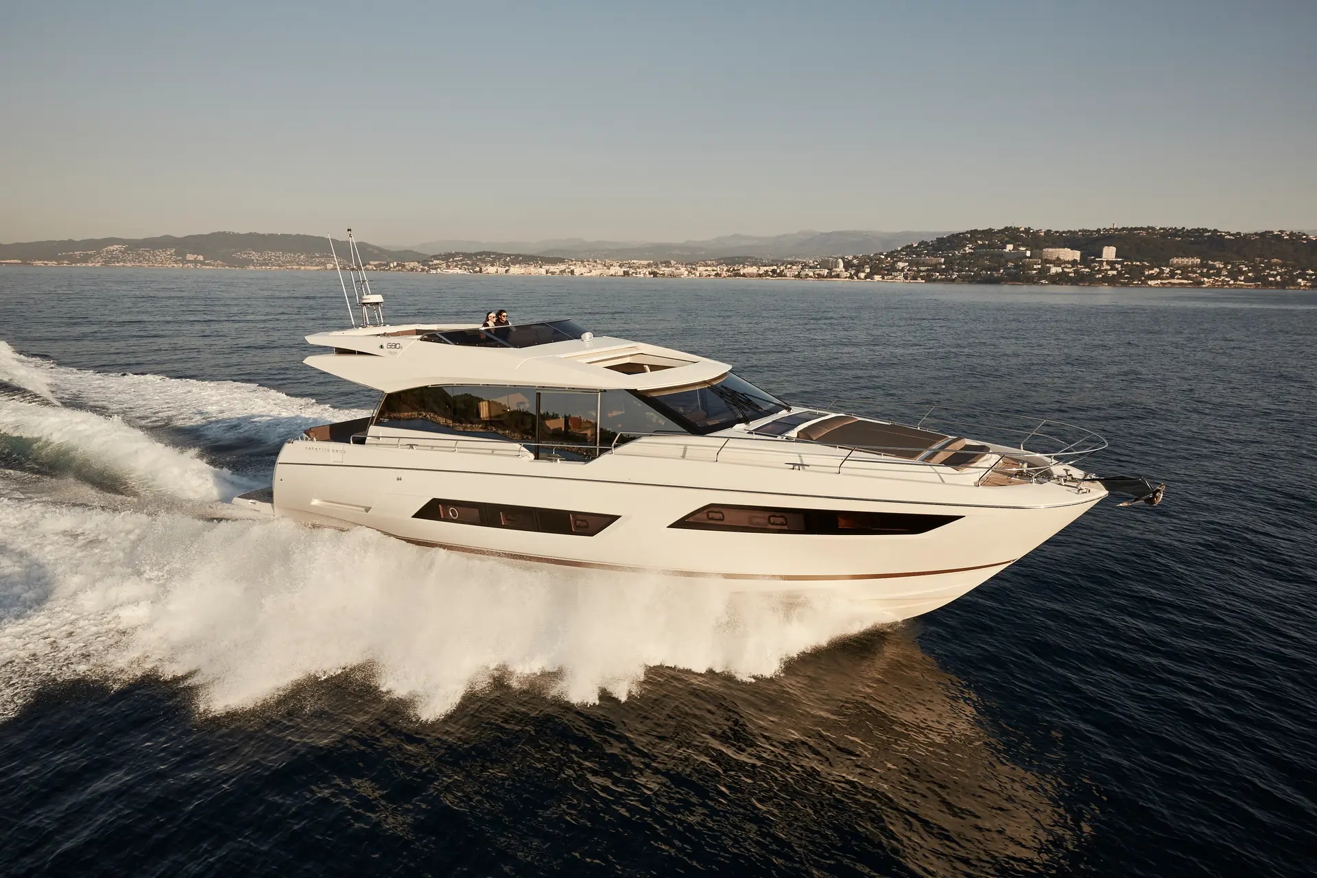 Prestige 680 S