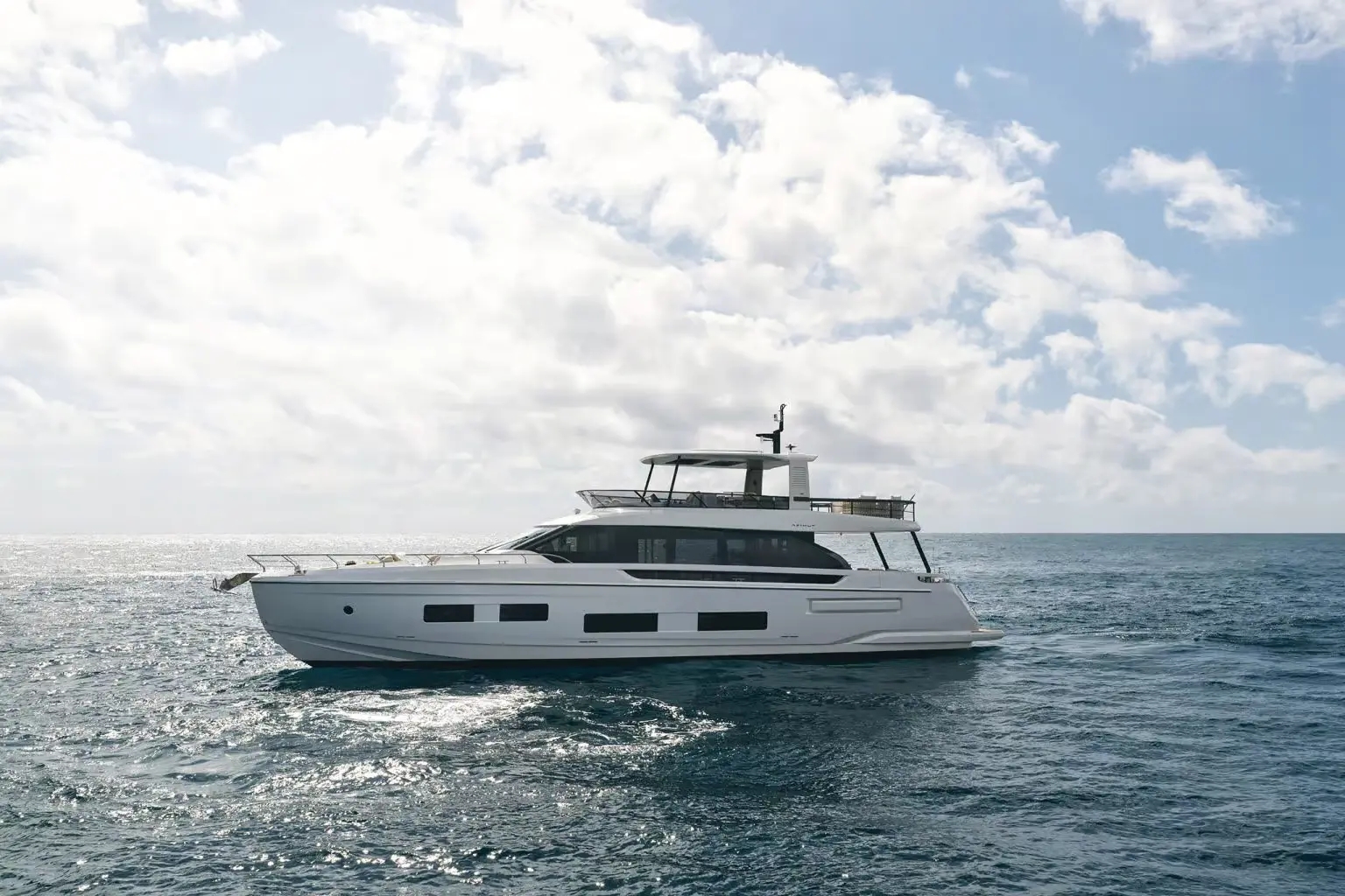 Azimut Fly 82
