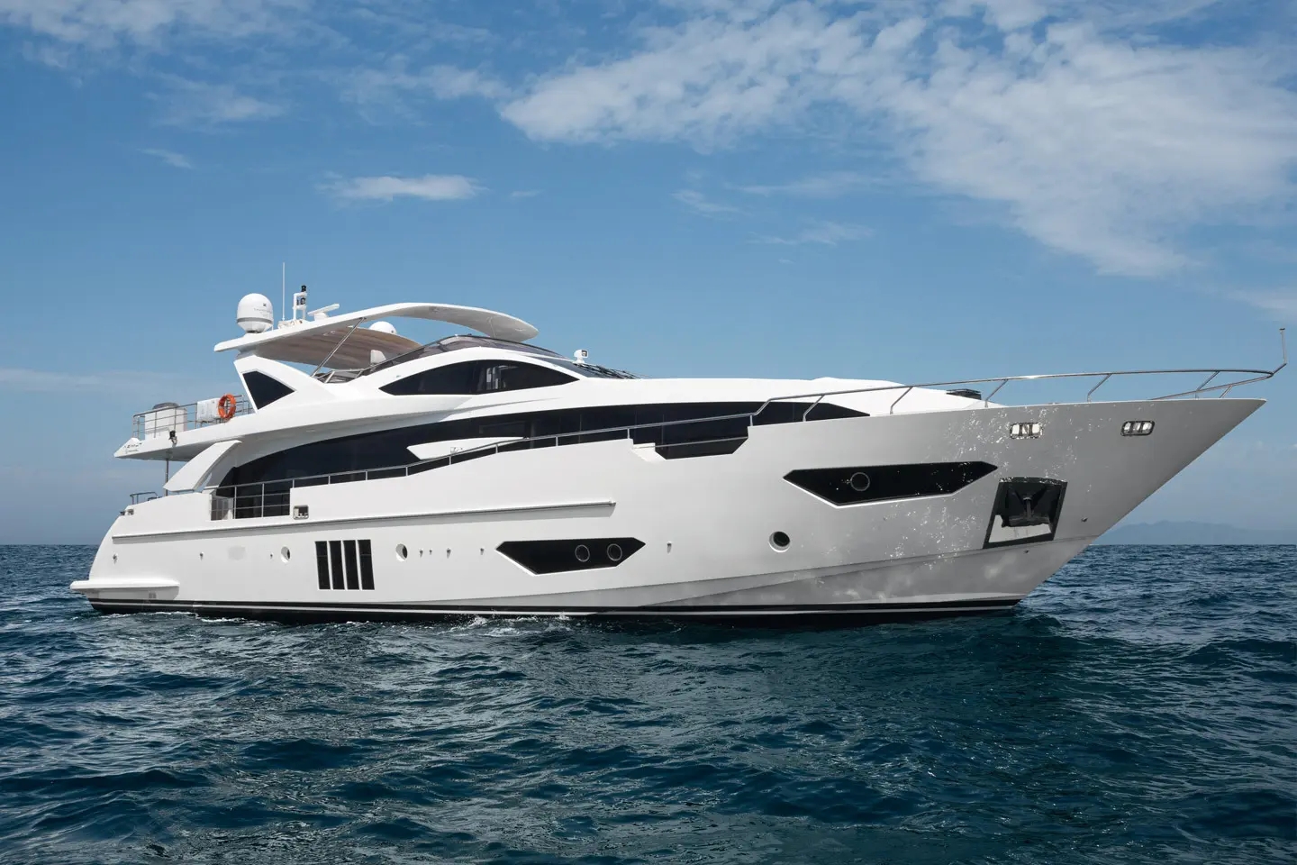 Azimut Grande 30 METRI
