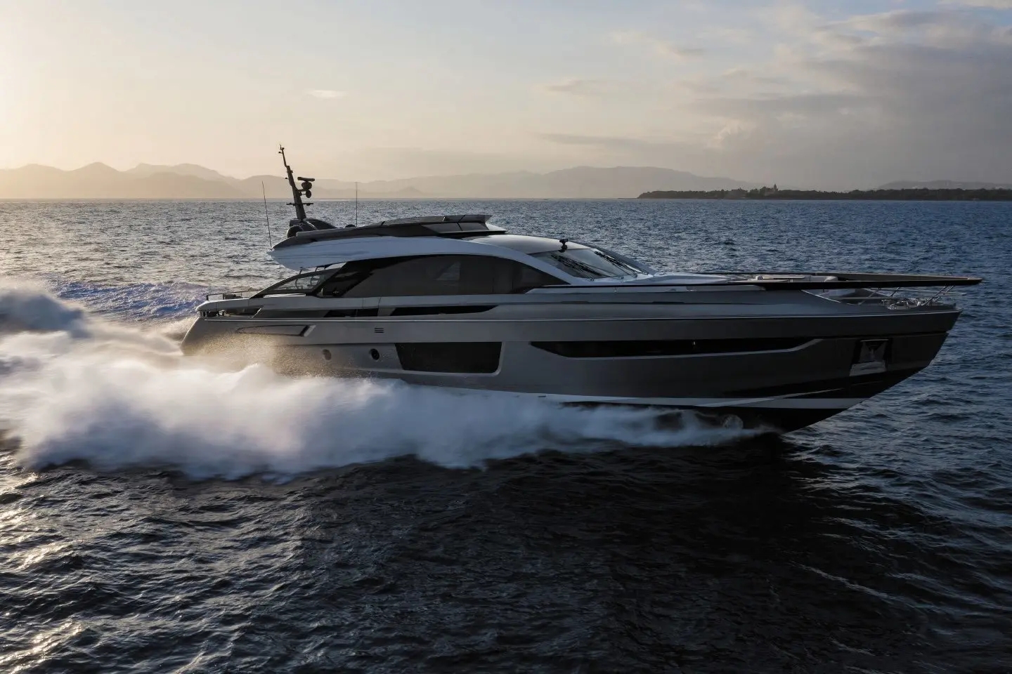Azimut Grande S10