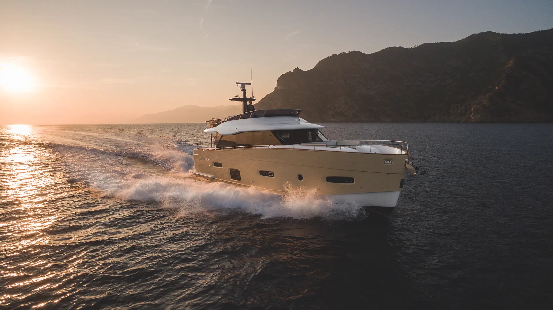 Azimut Magellano 66